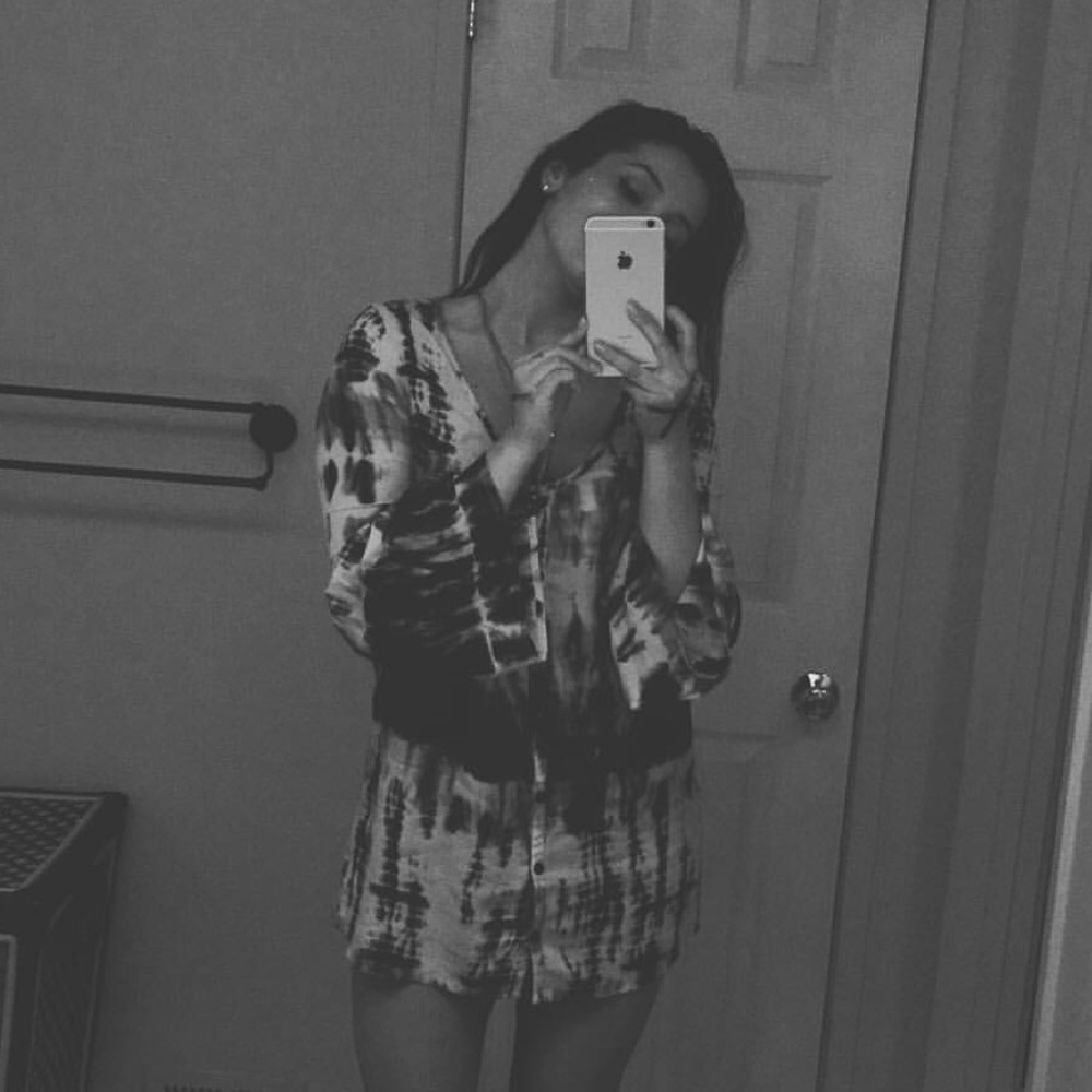Versatile billabong cardigan! Too cute to pass up. - Picture 2 of 2